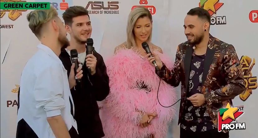 bandicam 2017-10-03 17-21-37-894 - 01 Alina green carpet