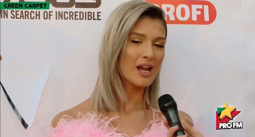 bandicam 2017-10-03 17-21-51-028 - 01 Alina green carpet