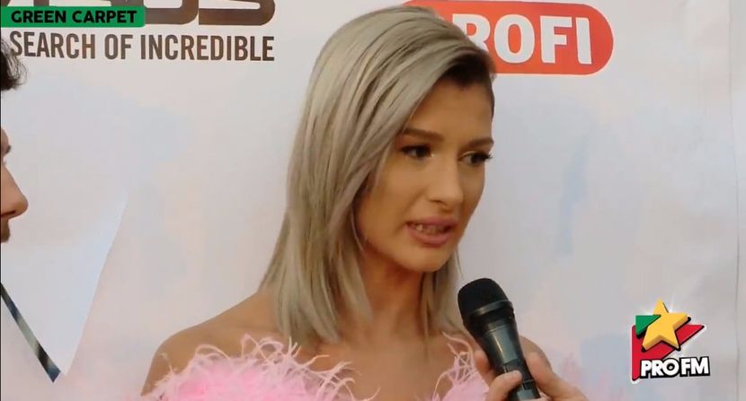 bandicam 2017-10-03 17-21-54-084 - 01 Alina green carpet