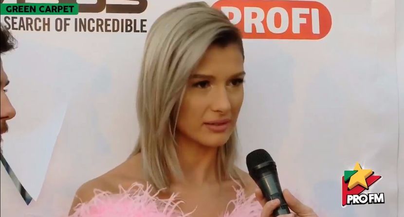 bandicam 2017-10-03 17-21-55-209 - 01 Alina green carpet