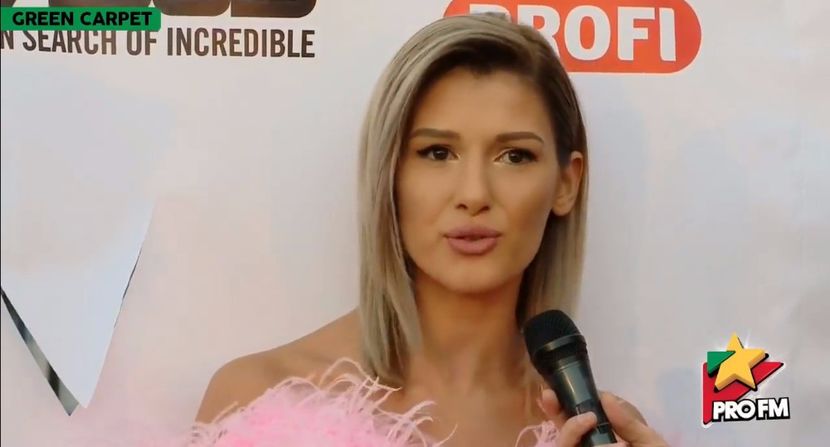 bandicam 2017-10-03 17-21-58-826 - 01 Alina green carpet