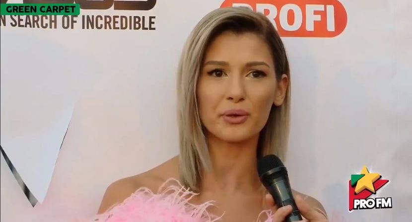 bandicam 2017-10-03 17-21-59-127 - 01 Alina green carpet