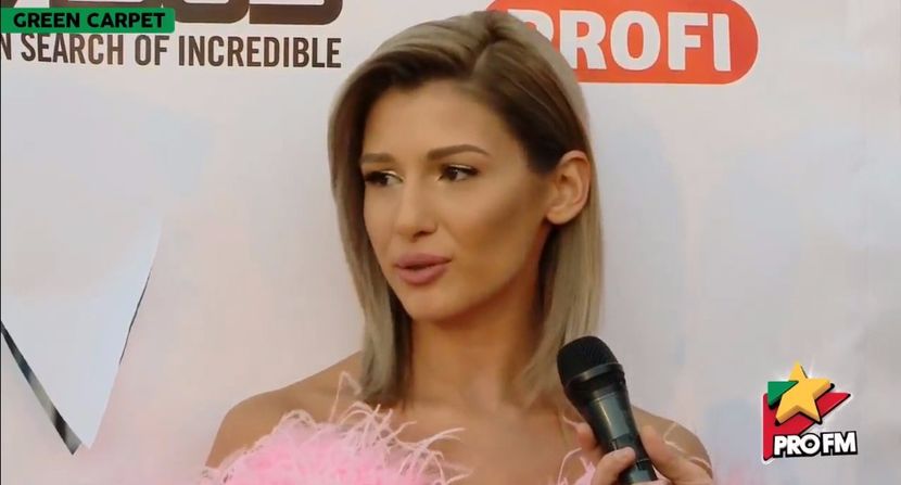 bandicam 2017-10-03 17-21-59-972 - 01 Alina green carpet