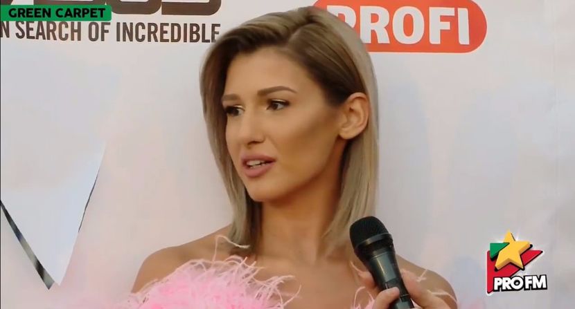 bandicam 2017-10-03 17-22-00-509 - 01 Alina green carpet