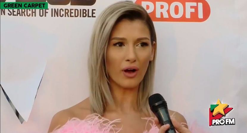 bandicam 2017-10-03 17-22-01-075 - 01 Alina green carpet