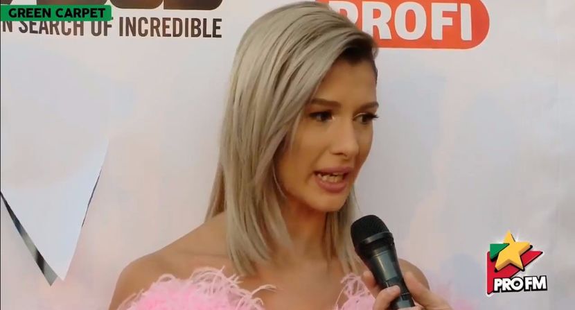 bandicam 2017-10-03 17-22-02-233 - 01 Alina green carpet