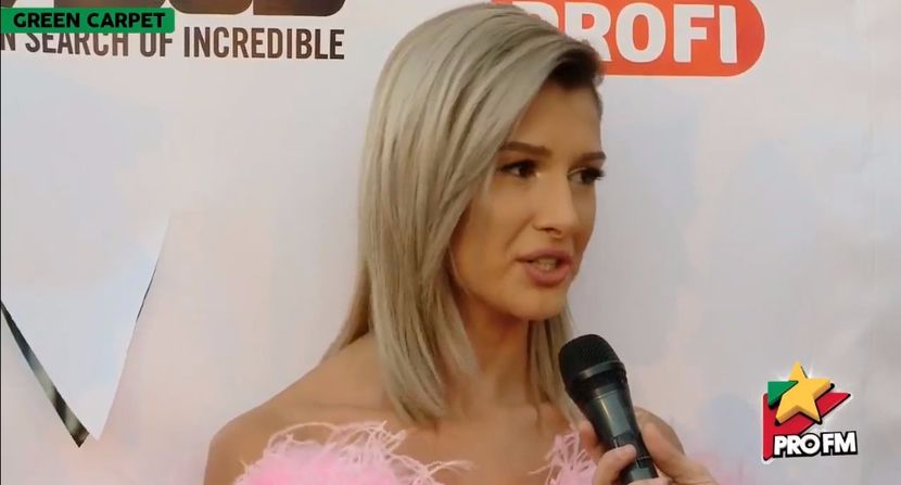 bandicam 2017-10-03 17-22-03-245 - 01 Alina green carpet