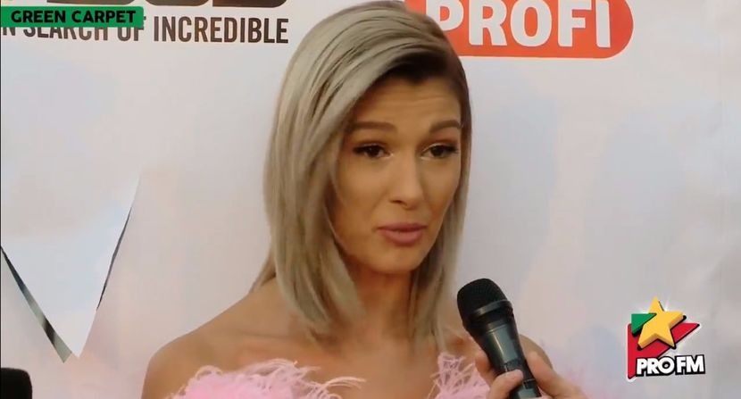 bandicam 2017-10-03 17-22-03-897 - 01 Alina green carpet