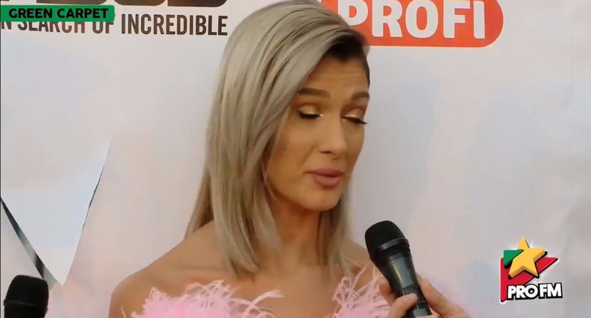 bandicam 2017-10-03 17-22-04-163 - 01 Alina green carpet