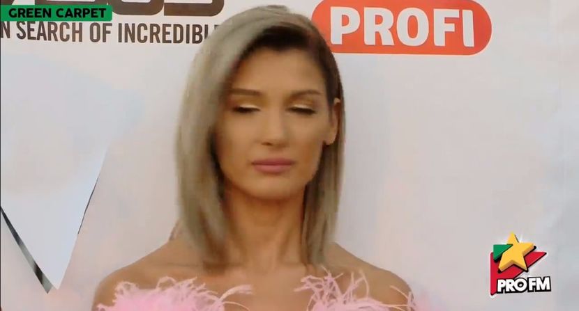 bandicam 2017-10-03 17-22-06-305 - 01 Alina green carpet