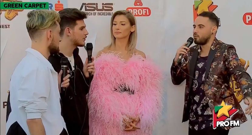 bandicam 2017-10-03 17-22-06-949 - 01 Alina green carpet