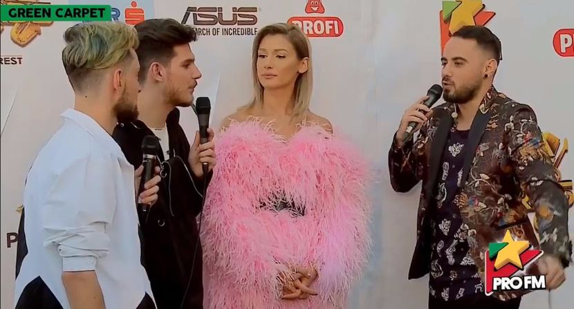 bandicam 2017-10-03 17-22-07-192 - 01 Alina green carpet