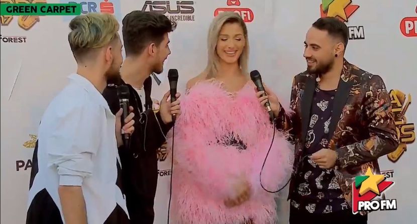 bandicam 2017-10-03 17-22-13-290 - 01 Alina green carpet