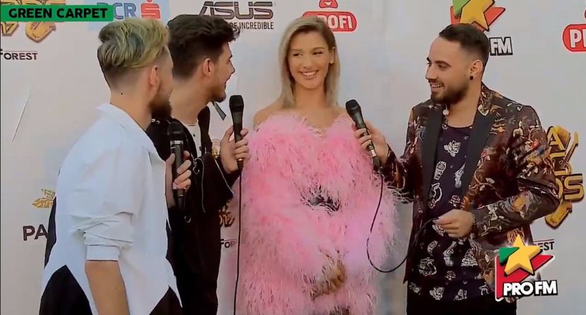 bandicam 2017-10-03 17-22-13-492 - 01 Alina green carpet