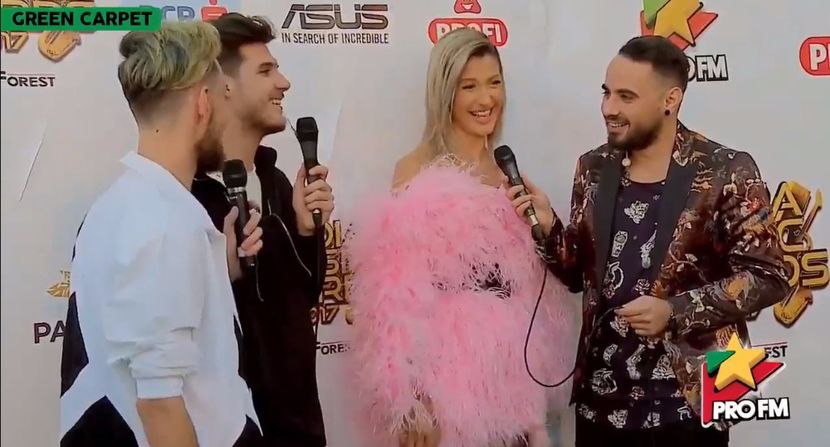bandicam 2017-10-03 17-22-14-156 - 01 Alina green carpet
