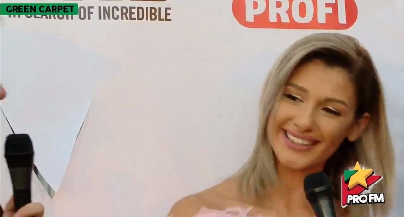 bandicam 2017-10-03 17-22-14-776 - 01 Alina green carpet