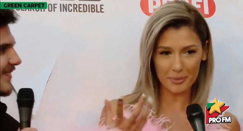 bandicam 2017-10-03 17-22-15-475 - 01 Alina green carpet