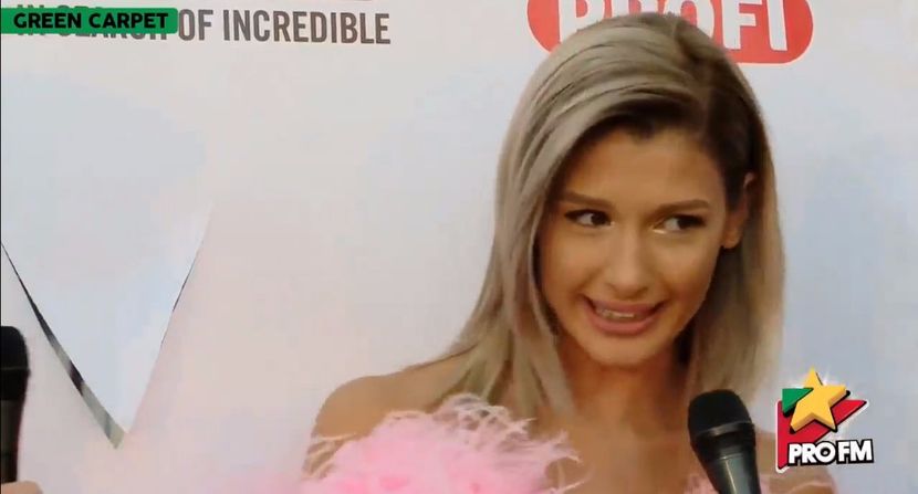 bandicam 2017-10-03 17-22-15-714 - 01 Alina green carpet