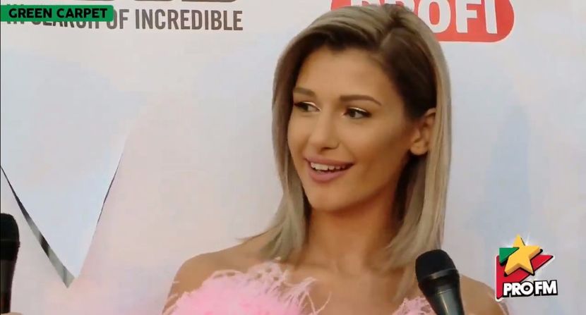 bandicam 2017-10-03 17-22-16-238 - 01 Alina green carpet