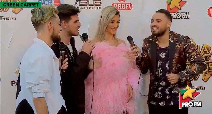 bandicam 2017-10-03 17-22-18-058 - 01 Alina green carpet