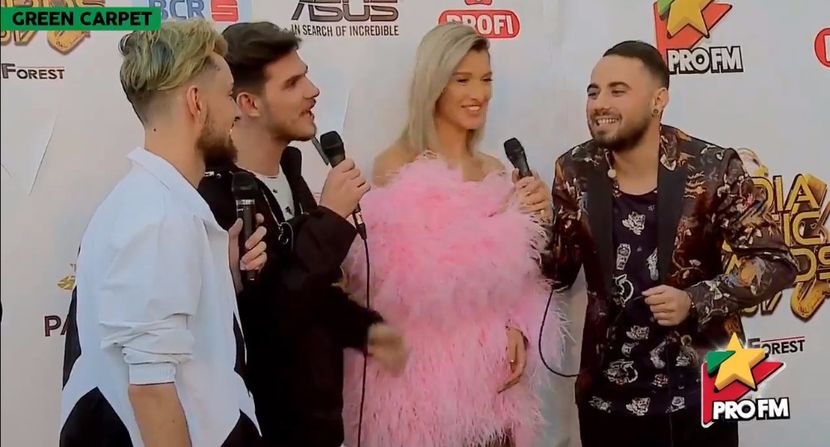 bandicam 2017-10-03 17-22-18-293 - 01 Alina green carpet