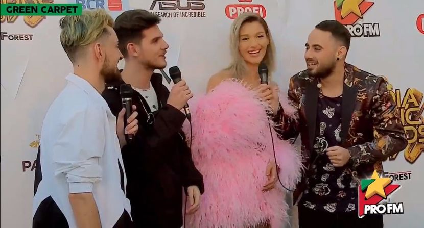 bandicam 2017-10-03 17-22-18-531 - 01 Alina green carpet