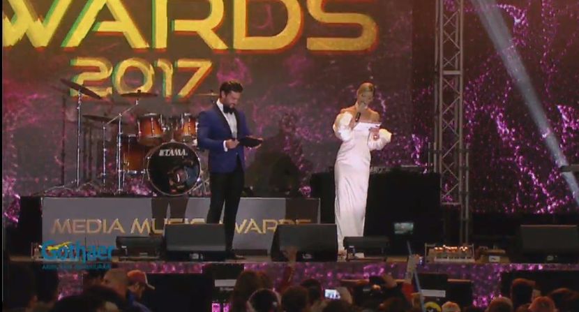 bandicam 2017-10-03 19-05-01-388 - 01 Alina si Dorian scena