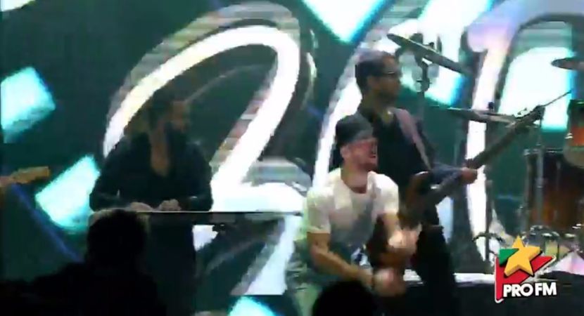 bandicam 2017-10-03 21-56-31-797 - 01 Alina scena concert