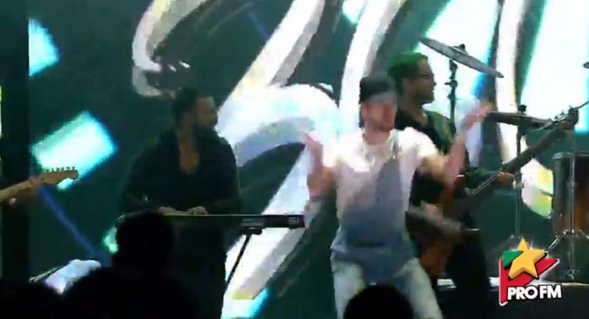bandicam 2017-10-03 21-56-31-929 - 01 Alina scena concert