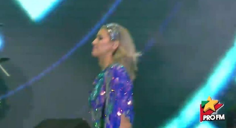 bandicam 2017-10-03 21-56-40-483 - 01 Alina scena concert