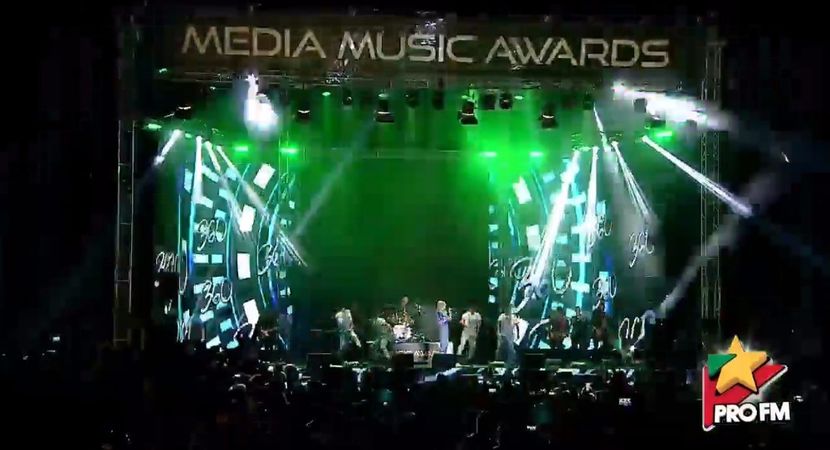 bandicam 2017-10-03 21-56-42-916 - 01 Alina scena concert