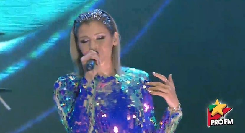 bandicam 2017-10-03 21-56-58-326 - 01 Alina scena concert