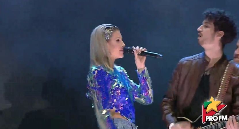 bandicam 2017-10-03 21-57-48-980 - 01 Alina scena concert