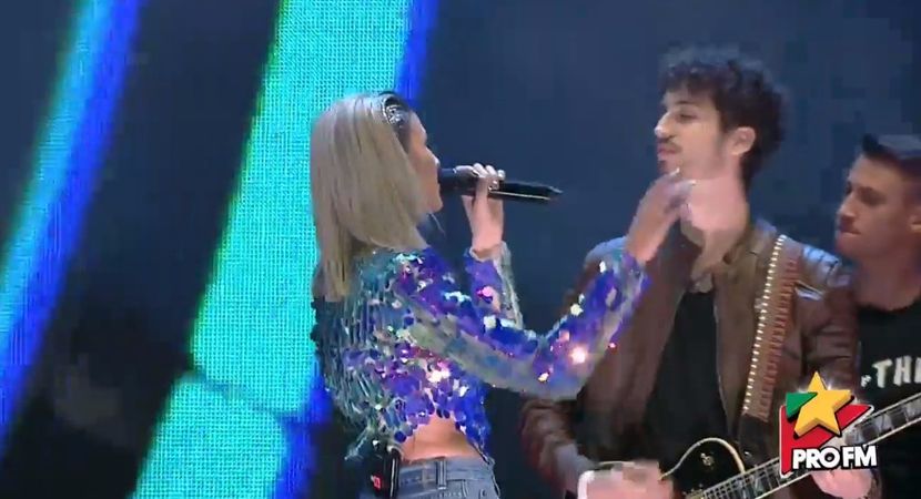 bandicam 2017-10-03 21-57-49-386 - 01 Alina scena concert