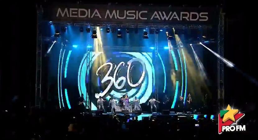 bandicam 2017-10-03 21-58-11-961 - 01 Alina scena concert