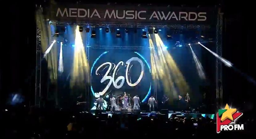 bandicam 2017-10-03 21-58-12-154 - 01 Alina scena concert