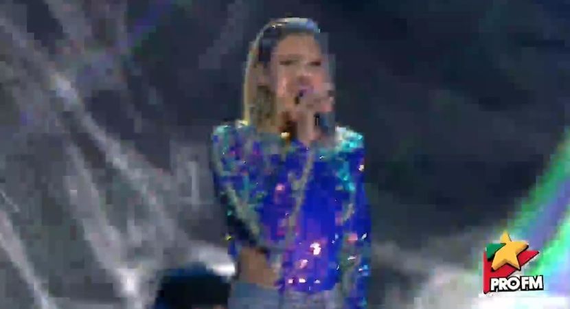 bandicam 2017-10-03 21-58-20-451 - 01 Alina scena concert