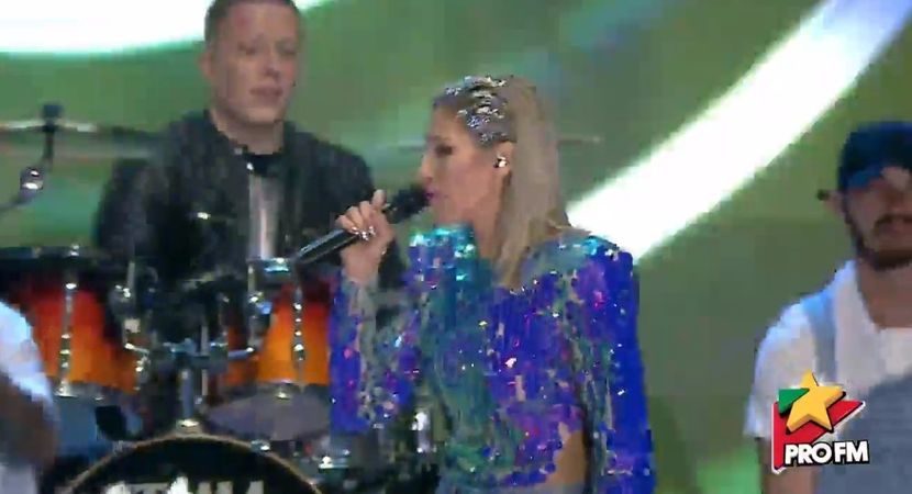 bandicam 2017-10-03 21-58-30-736 - 01 Alina scena concert