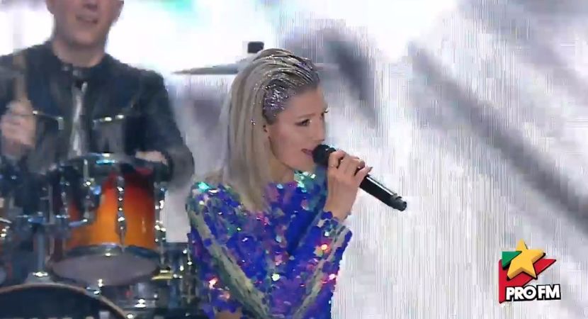 bandicam 2017-10-03 21-58-41-618 - 01 Alina scena concert