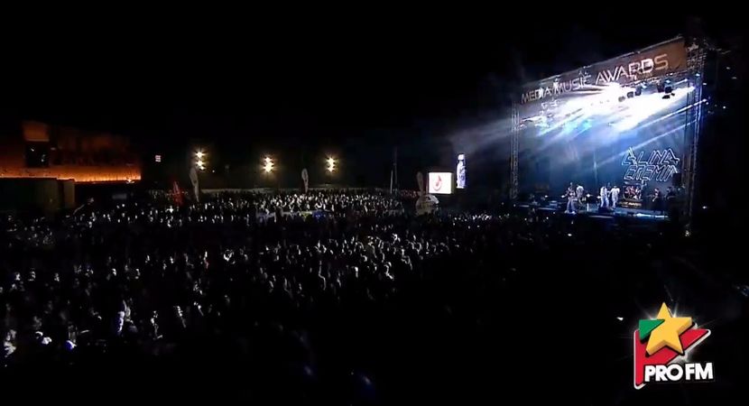 bandicam 2017-10-03 21-59-55-443 - 01 Alina scena concert