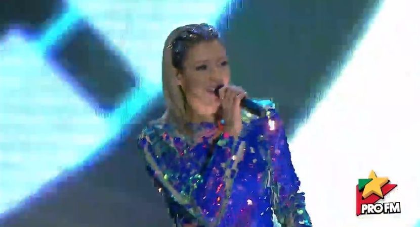 bandicam 2017-10-03 22-00-33-782 - 01 Alina scena concert