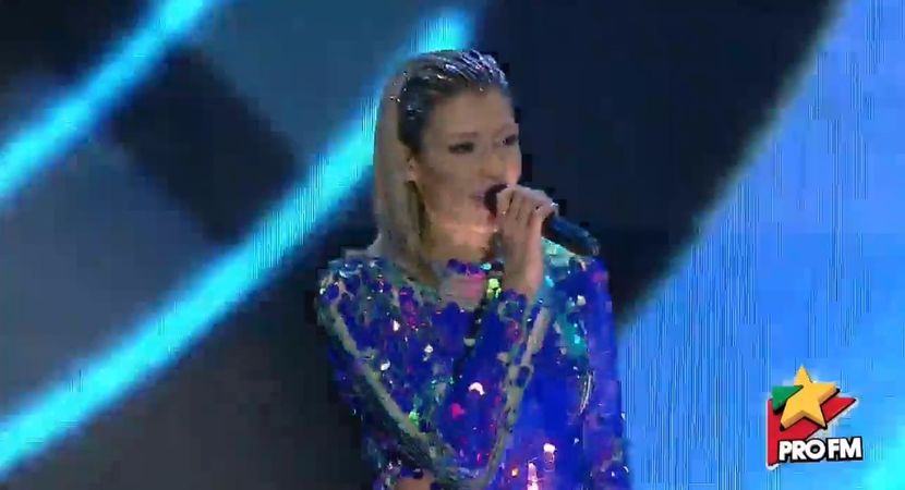 bandicam 2017-10-03 22-00-33-970 - 01 Alina scena concert