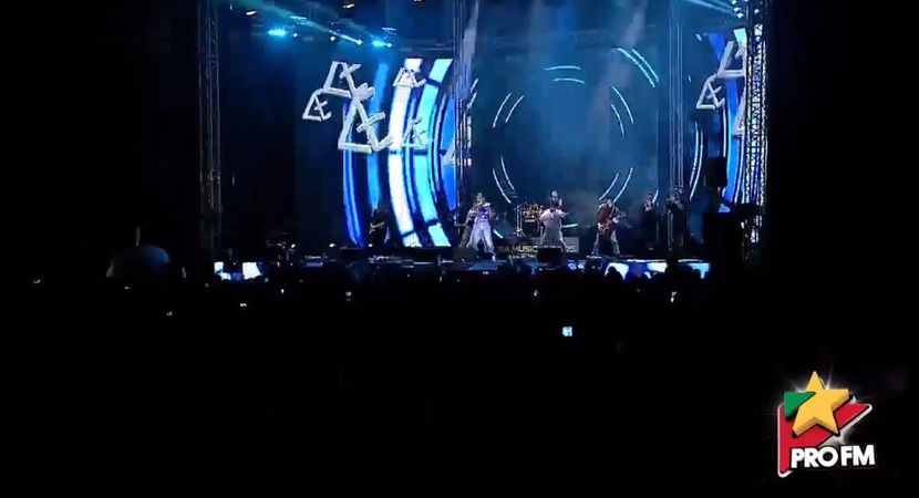 bandicam 2017-10-03 22-00-34-365 - 01 Alina scena concert