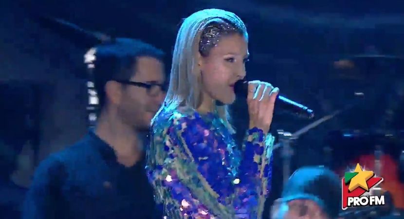 bandicam 2017-10-03 22-01-23-773 - 01 Alina scena concert