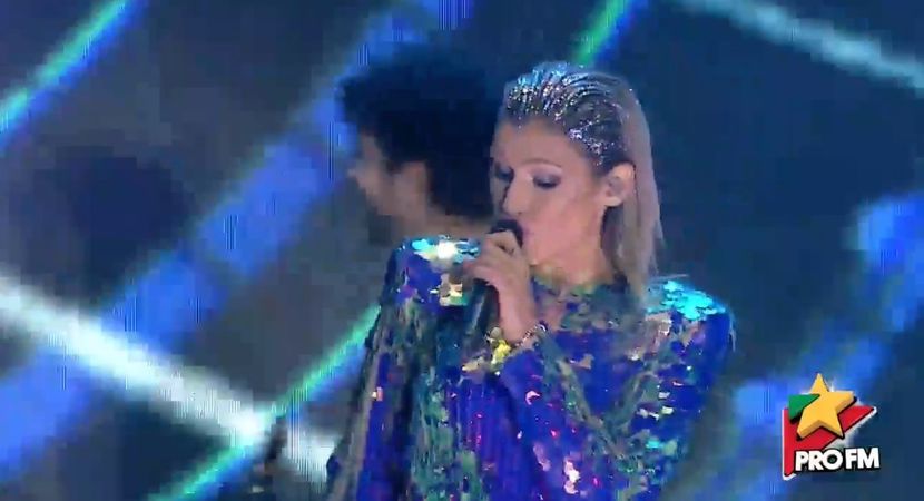 bandicam 2017-10-03 22-01-36-416 - 01 Alina scena concert