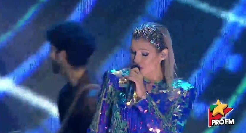 bandicam 2017-10-03 22-01-36-631 - 01 Alina scena concert