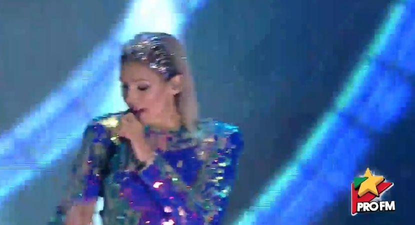 bandicam 2017-10-03 22-01-37-254 - 01 Alina scena concert