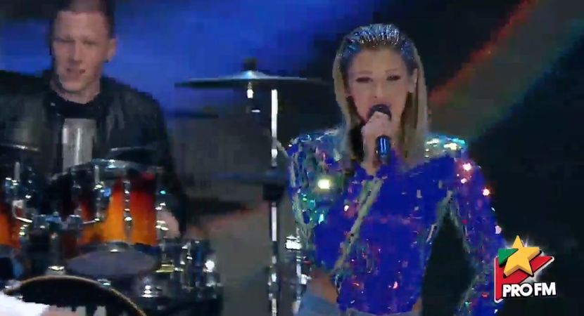 bandicam 2017-10-03 22-02-02-583 - 01 Alina scena concert