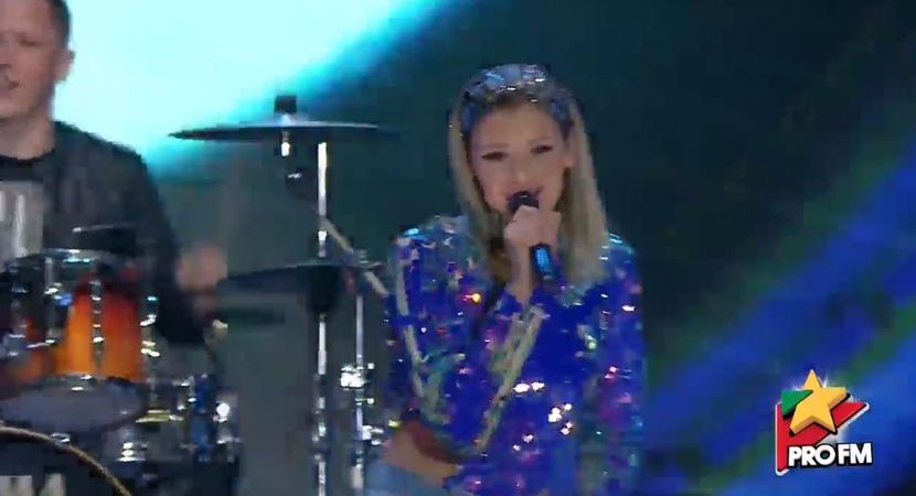 bandicam 2017-10-03 22-02-02-761 - 01 Alina scena concert