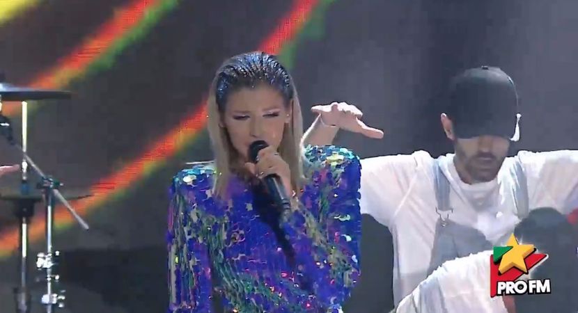 bandicam 2017-10-03 22-02-56-169 - 01 Alina scena concert